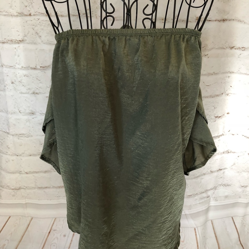 **Off the shoulder peasant shirt